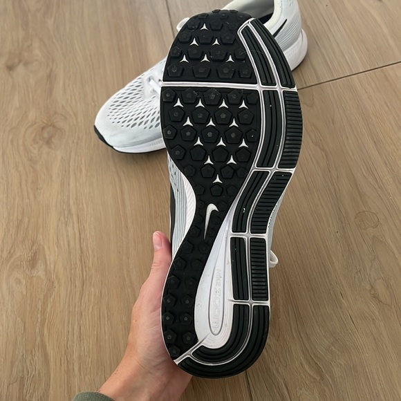 Nike running sneakers - Picture 3 of 3